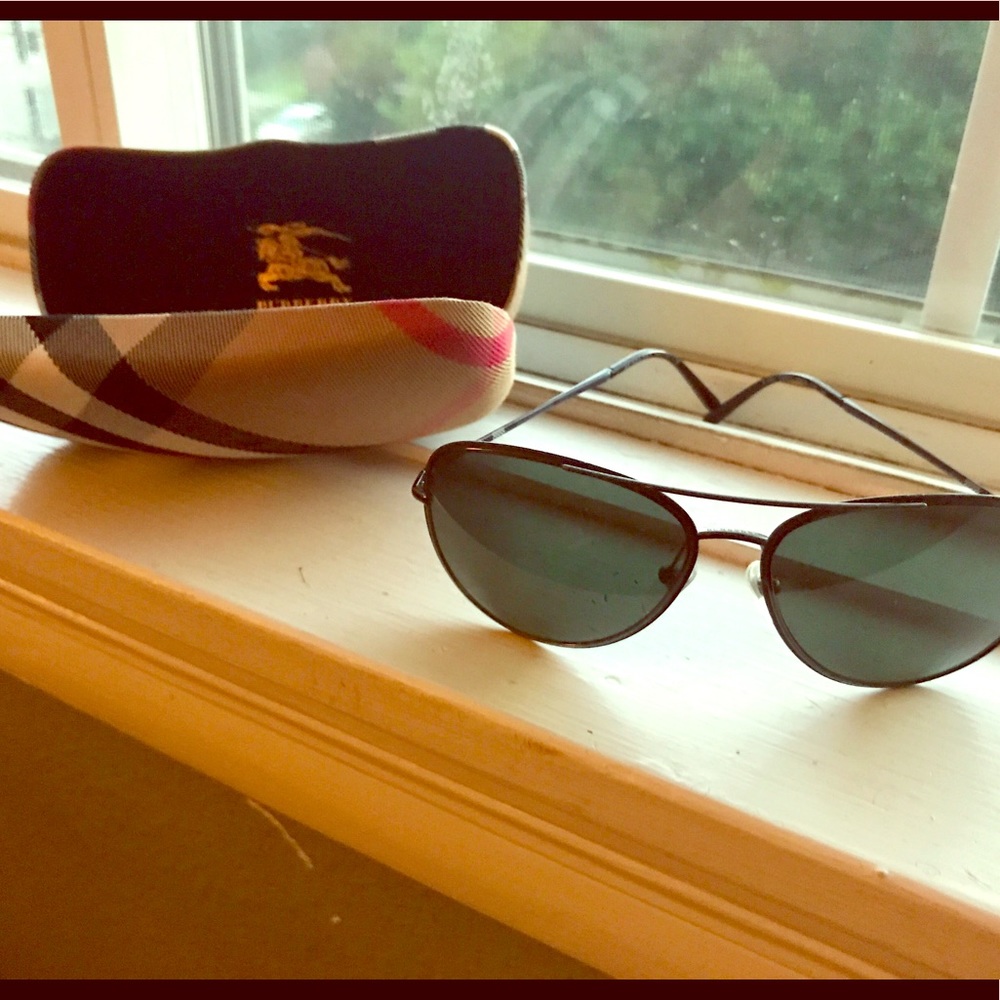 Burberry Aviator Sunglasses and Burberry case